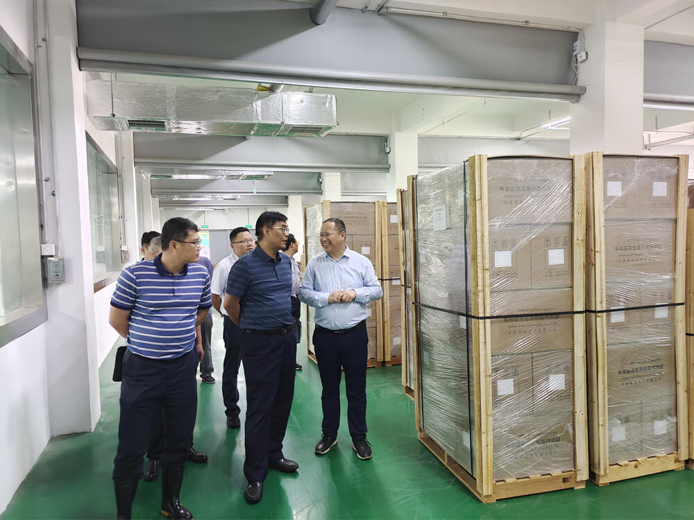 Government Leaders Come to the Factory to Guide the Work